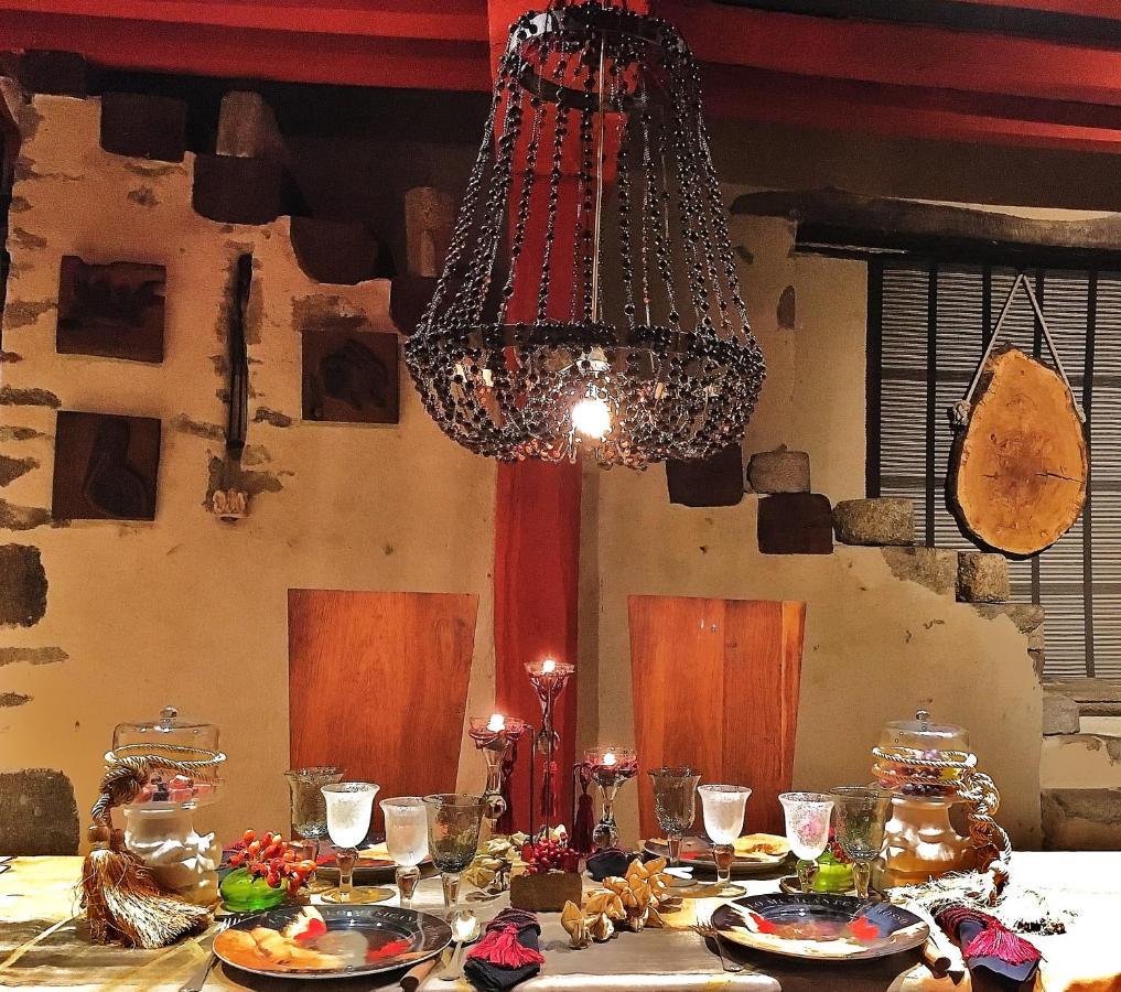 Chateau De La Chasse-Guerre Bed & Breakfast Hardanges Bagian luar foto