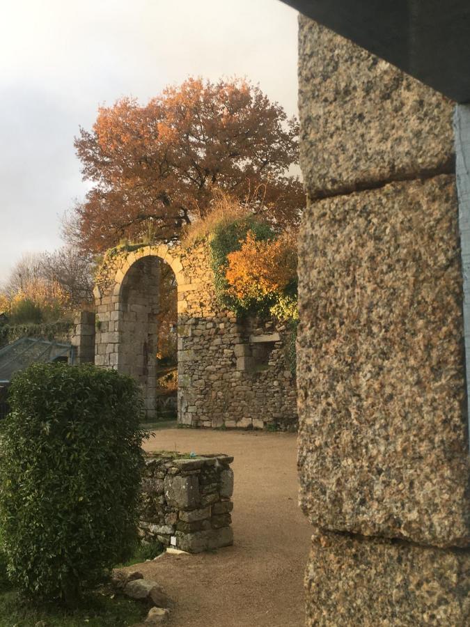 Chateau De La Chasse-Guerre Bed & Breakfast Hardanges Bagian luar foto